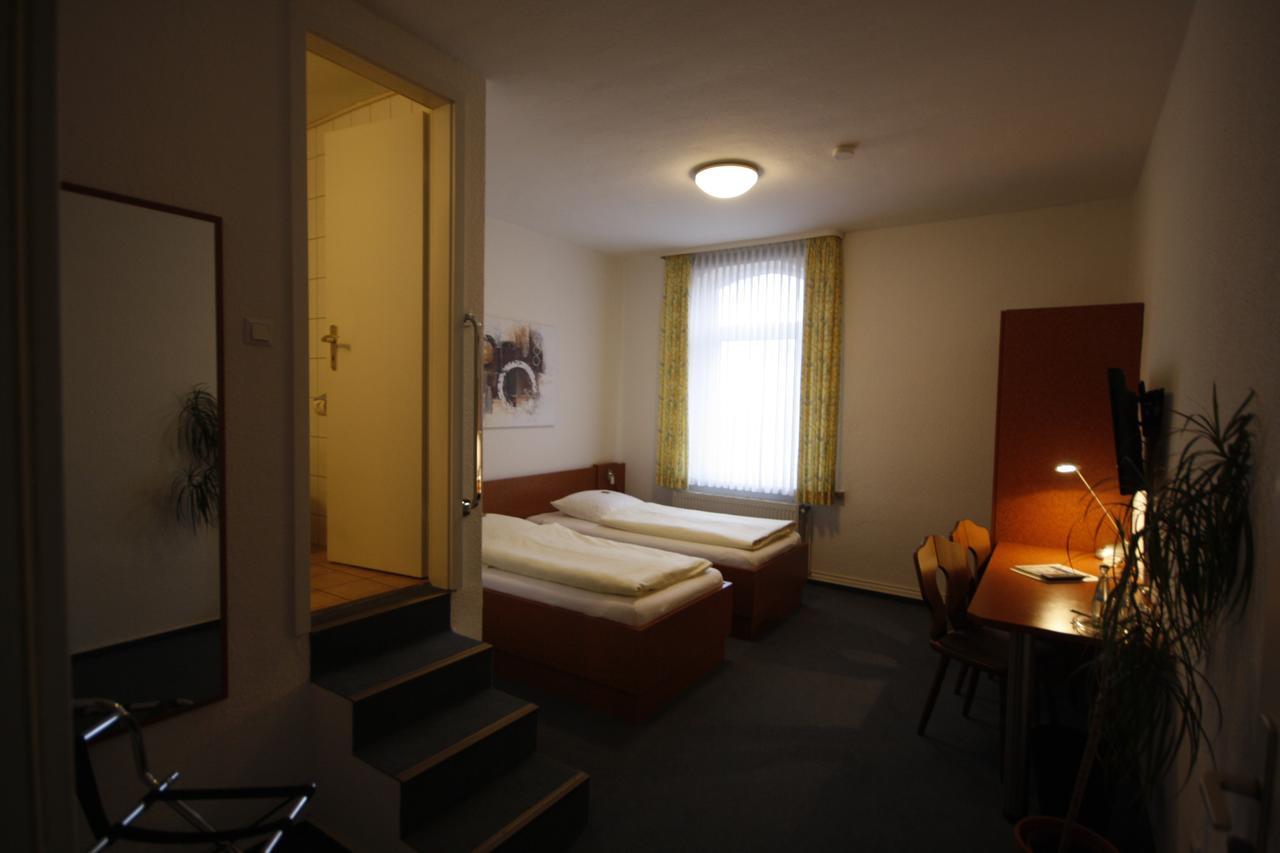 Hotel-Gaststatte Mutter Buermann Hemmingen  Exterior photo